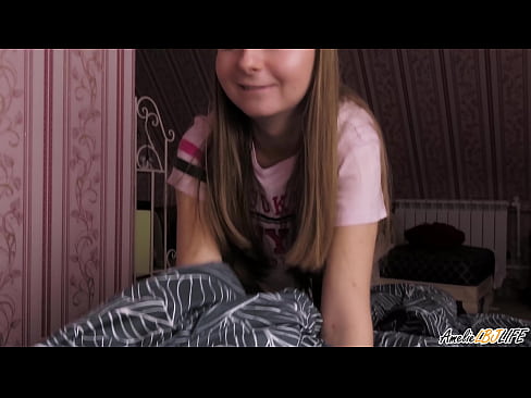 ❤️ Blonde Sucks her Best Friend Deeply και παίρνει σπέρμα στο στόμα της Σούπερ πορνό ❌️❤